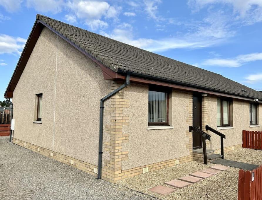 Cosy At Camden, Entire Bungalow Evanton المظهر الخارجي الصورة