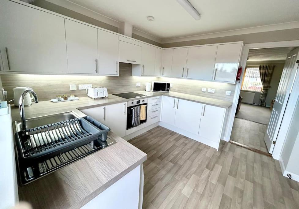 Cosy At Camden, Entire Bungalow Evanton المظهر الخارجي الصورة